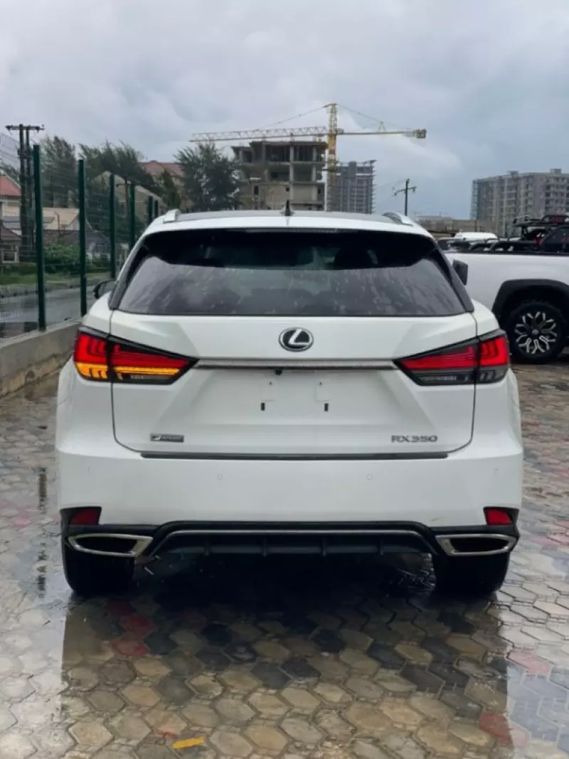 Lexus RX   - 2021