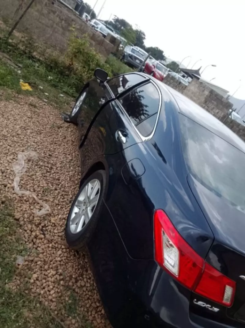 Lexus ES   - 2009