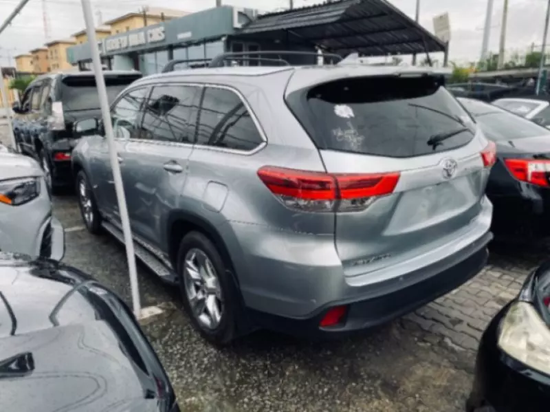 TOYOTA Highlander - 2015