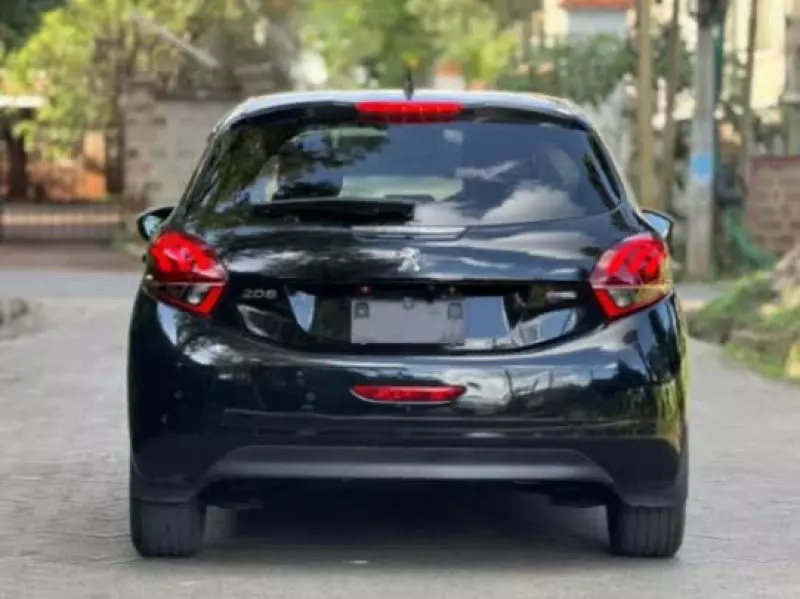Peugeot 208   - 2018
