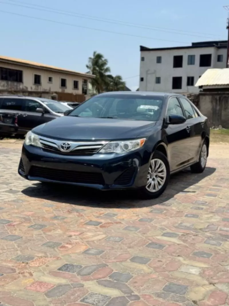 Toyota Camry   - 2013