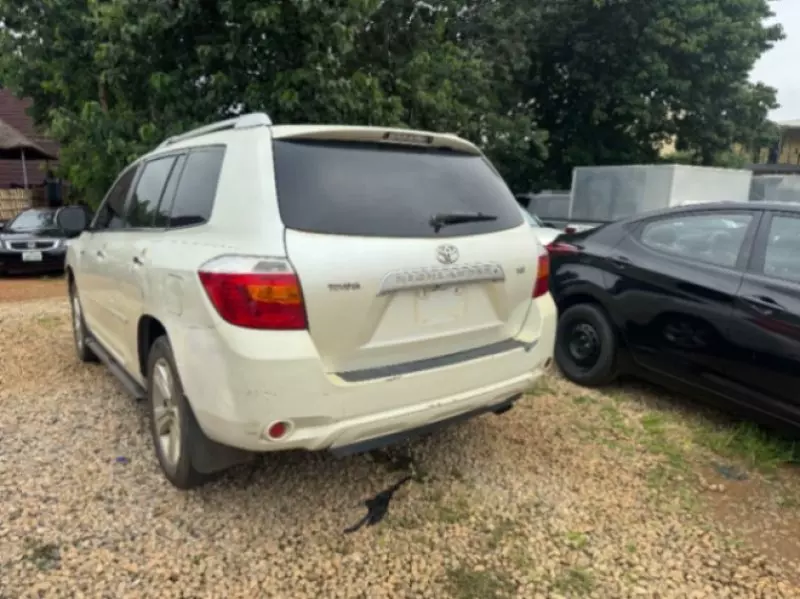 Toyota Highlander   - 2009