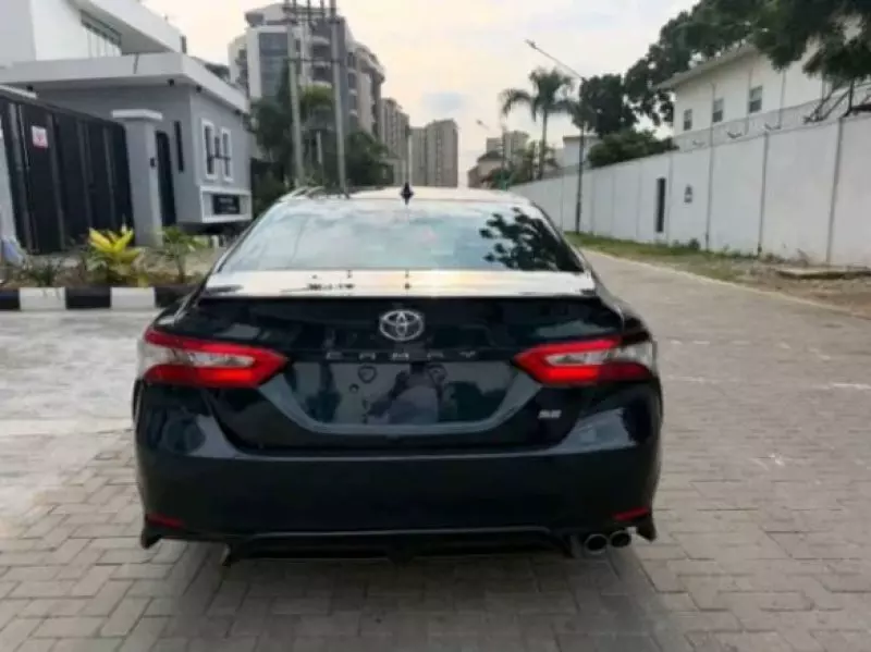 TOYOTA camry   - 2019
