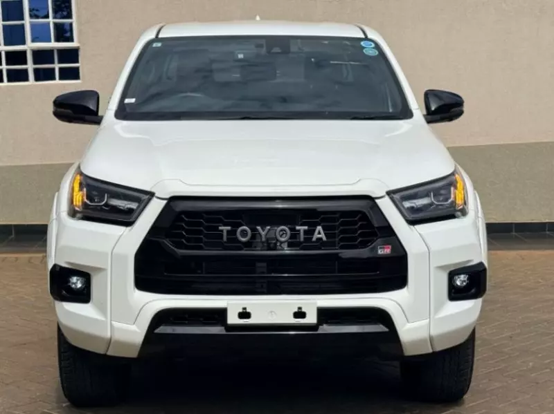 Toyota Hilux   - 2022