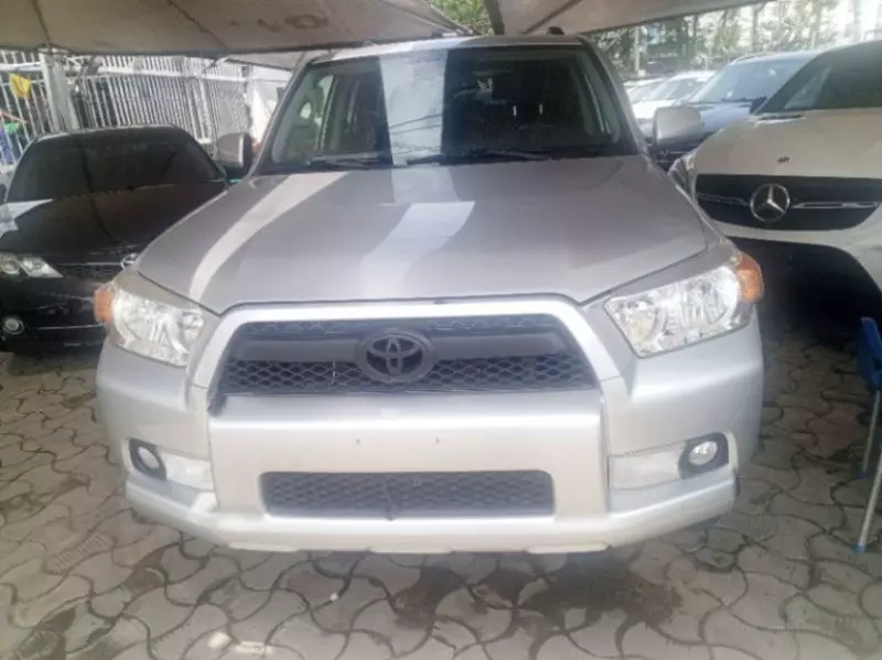Toyota 4Runner   - 2012