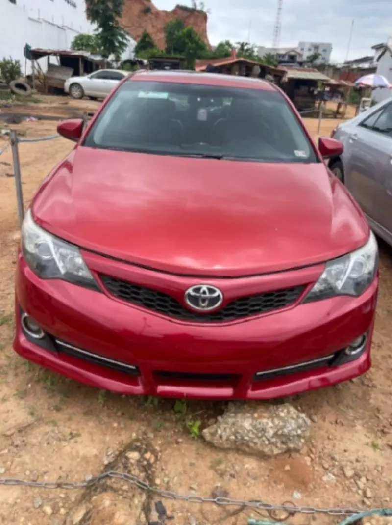 TOYOTA Camry   - 2012