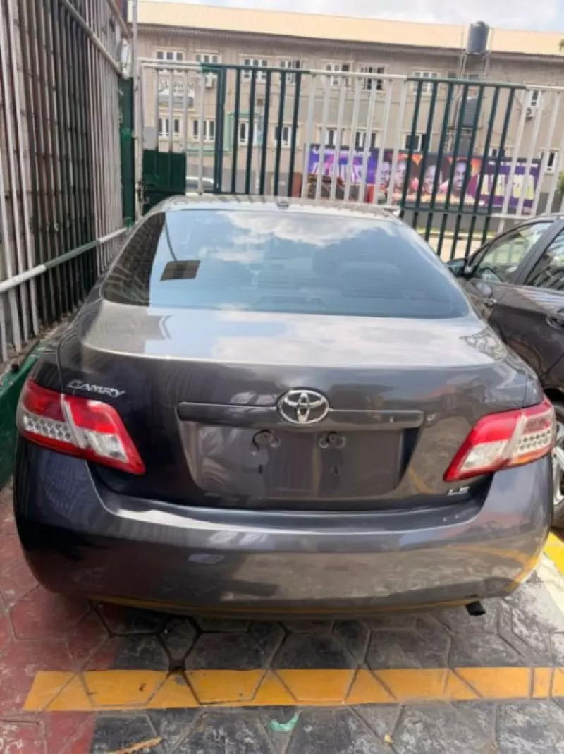 TOYOTA Camry   - 2011
