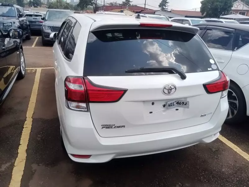 Toyota Fielder - 2015