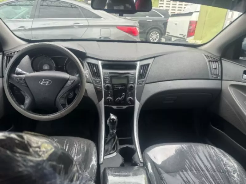 Hyundai Sonata   - 2013