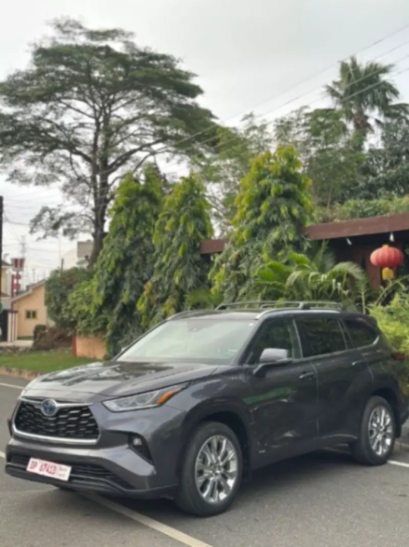 Toyota Highlander   - 2023