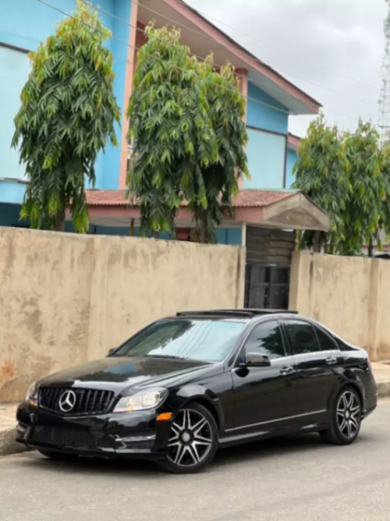 Mercedes-Benz C 300   - 2013
