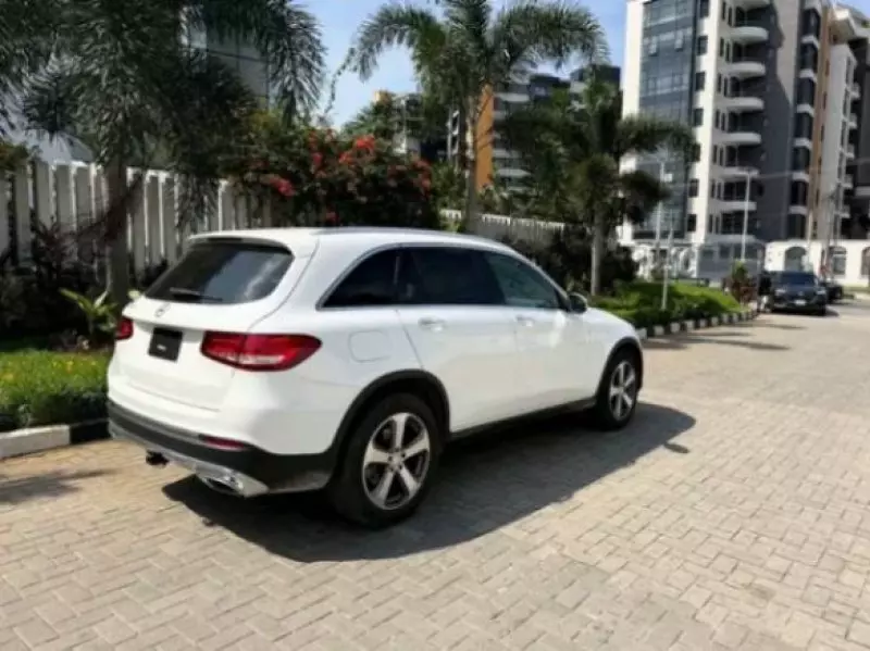 Mercedes-Benz GLC 300   - 2017