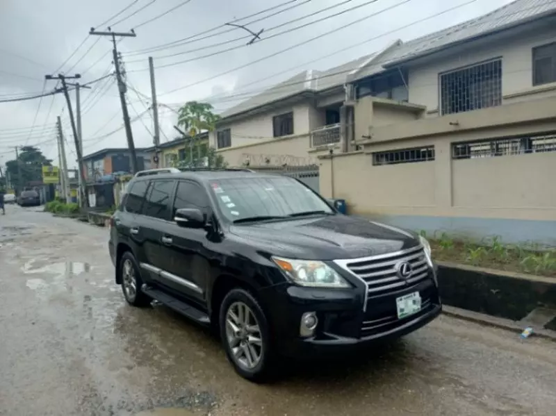 Lexus LX 570   - 2014