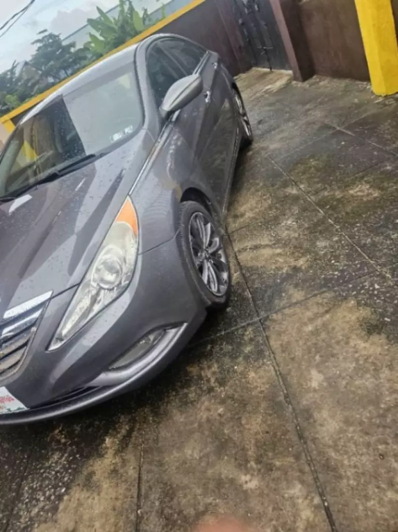 Hyundai Sonata   - 2012