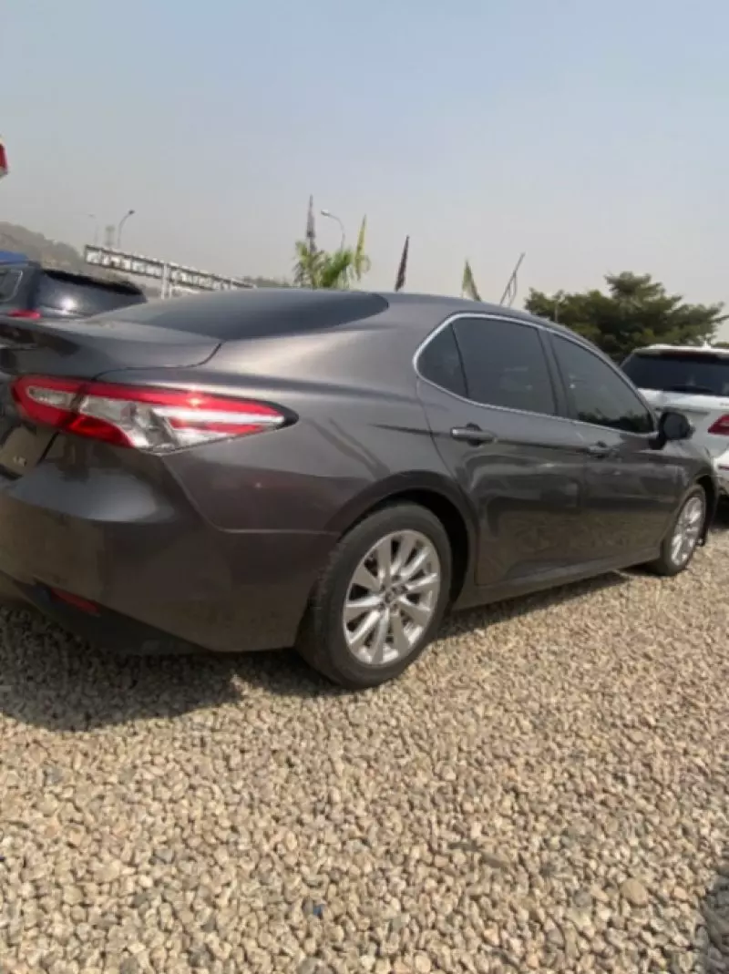 TOYOTA Camry - 2018