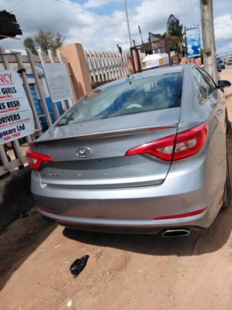 Hyundai Sonata   - 2016