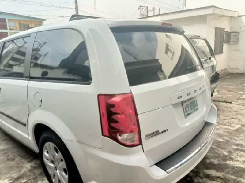 Dodge Grand Caravan   - 2015