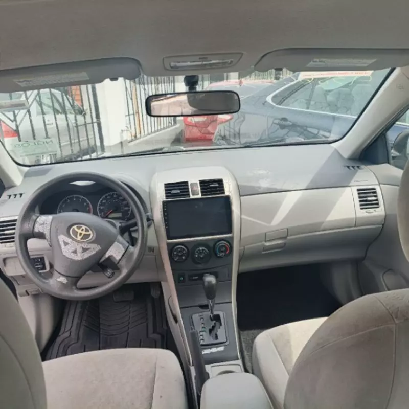 Toyota Corolla   - 2009