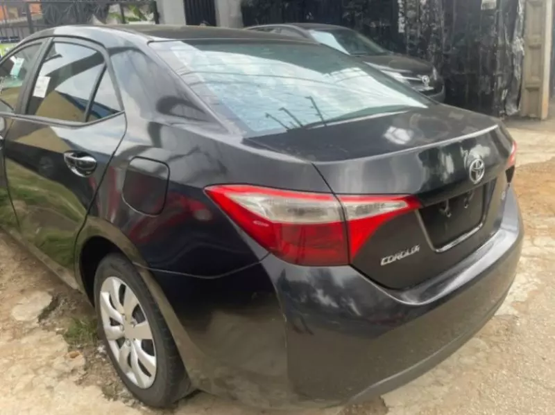 Toyota Avalon   - 2013
