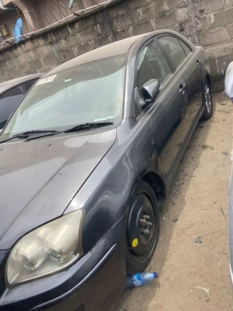 Toyota Avensis   - 2008