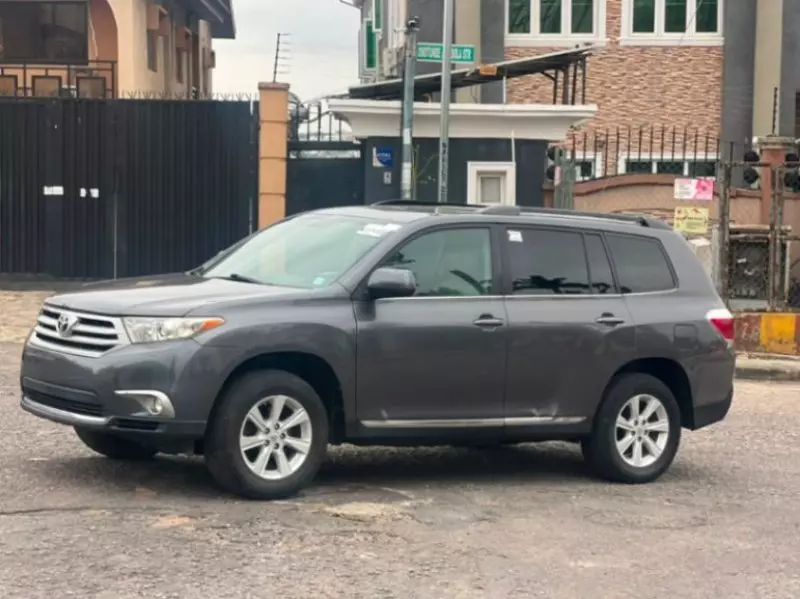 TOYOTA Highlander   - 2012