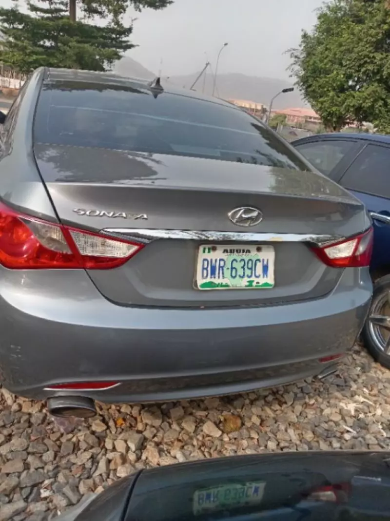 Hyundai Sonata   - 2012