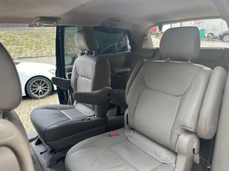 TOYOTA Sienna - 2008