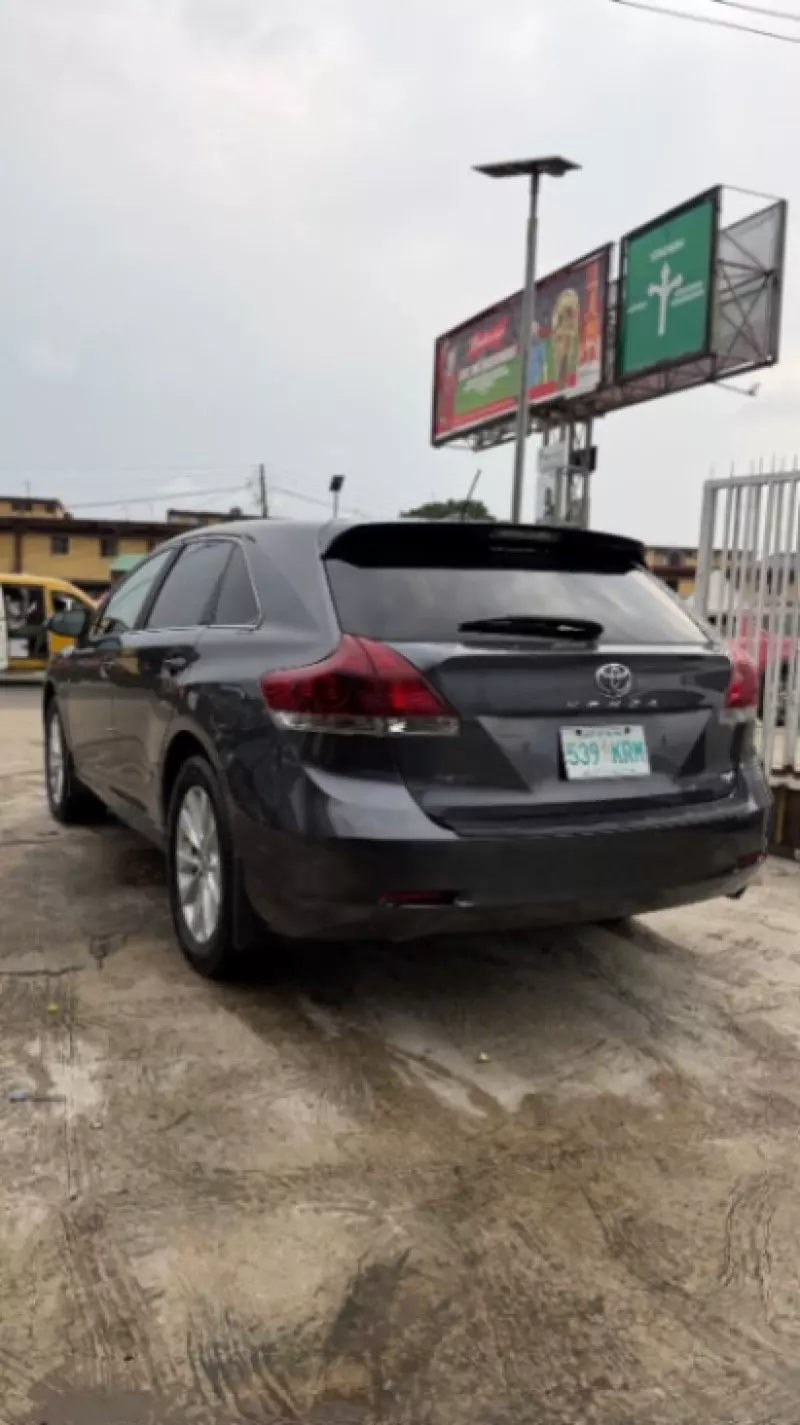TOYOTA Venza   - 2013