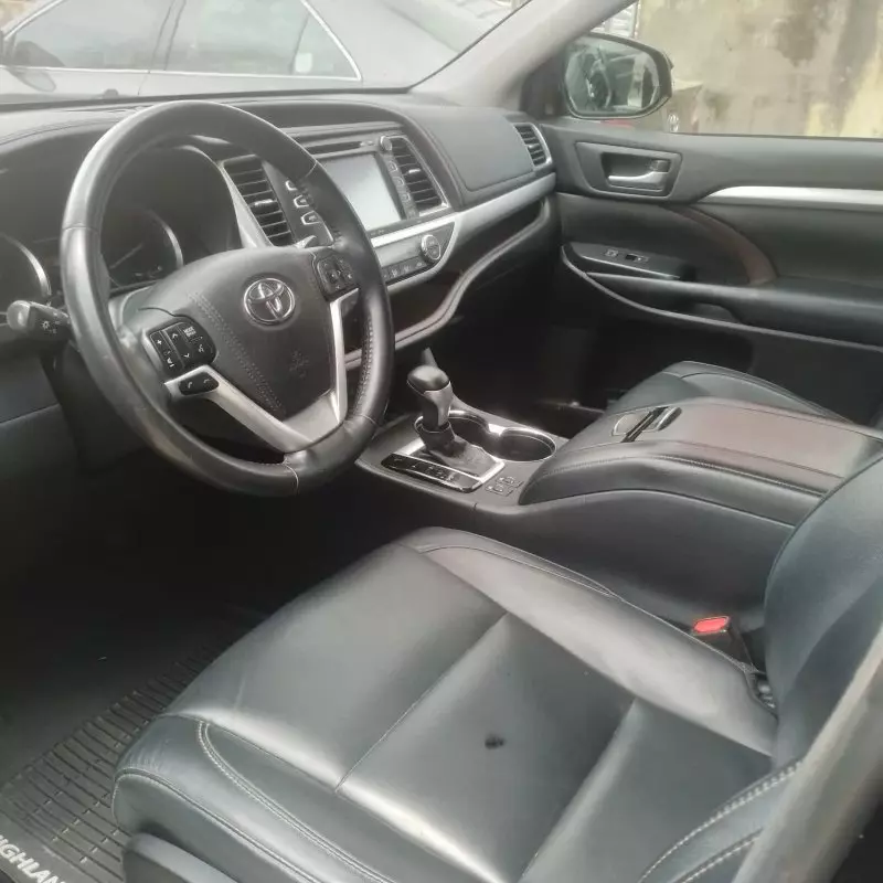 Toyota Highlander   - 2018