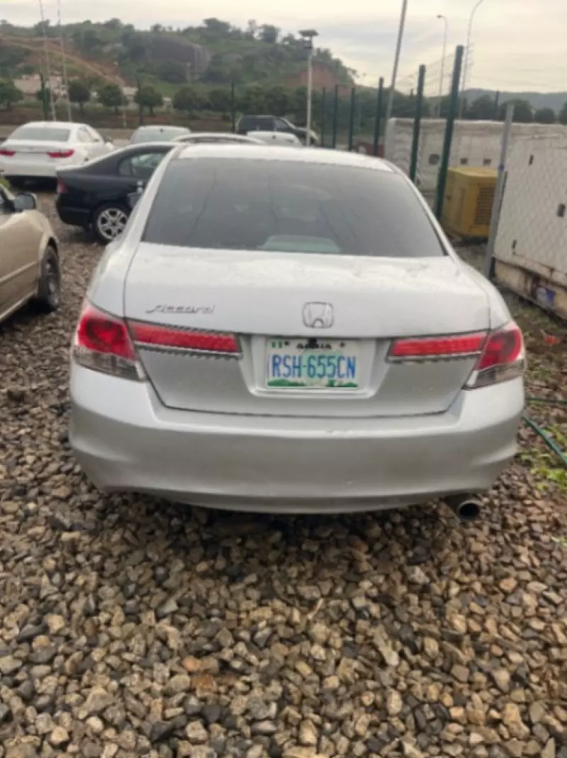 Honda Accord   - 2011