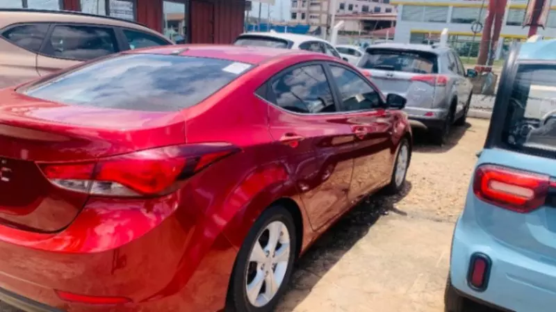 Hyundai Elantra   - 2016