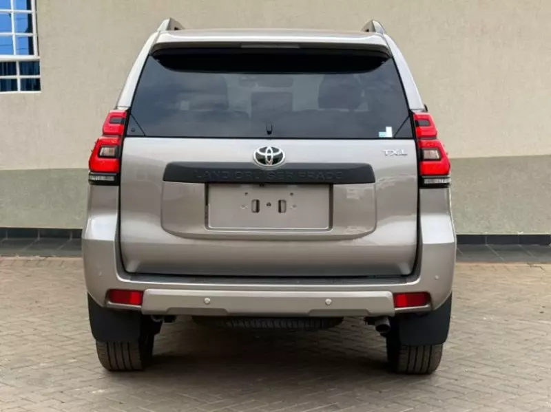 Toyota Land Cruiser Prado TX L - 2023