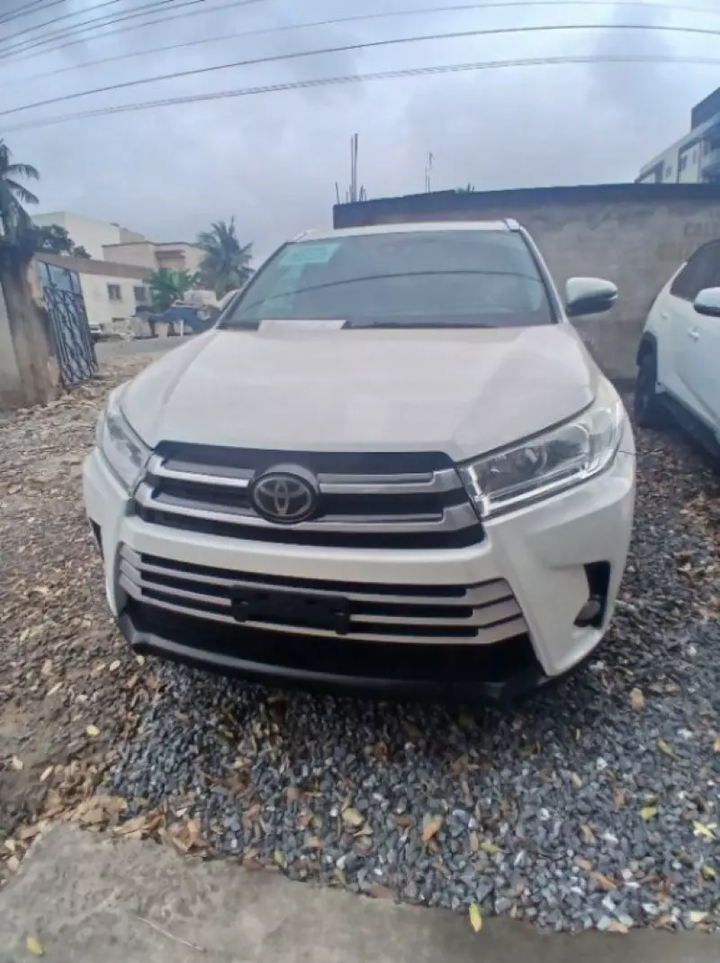 TOYOTA Highlander   - 2019