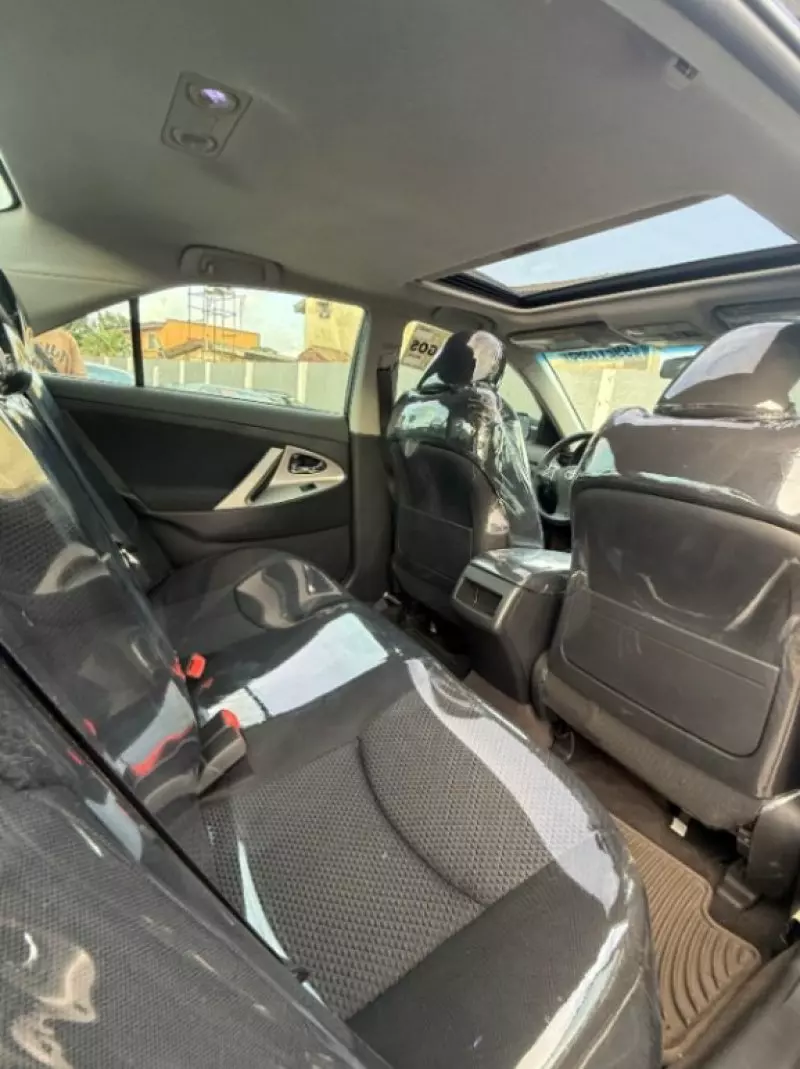Toyota Camry   - 2011