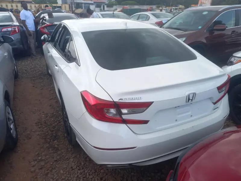 Honda Accord   - 2018