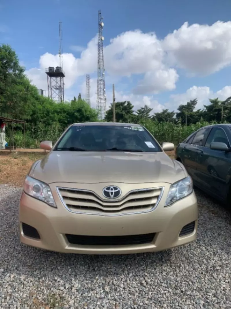 TOYOTA Camry   - 2011