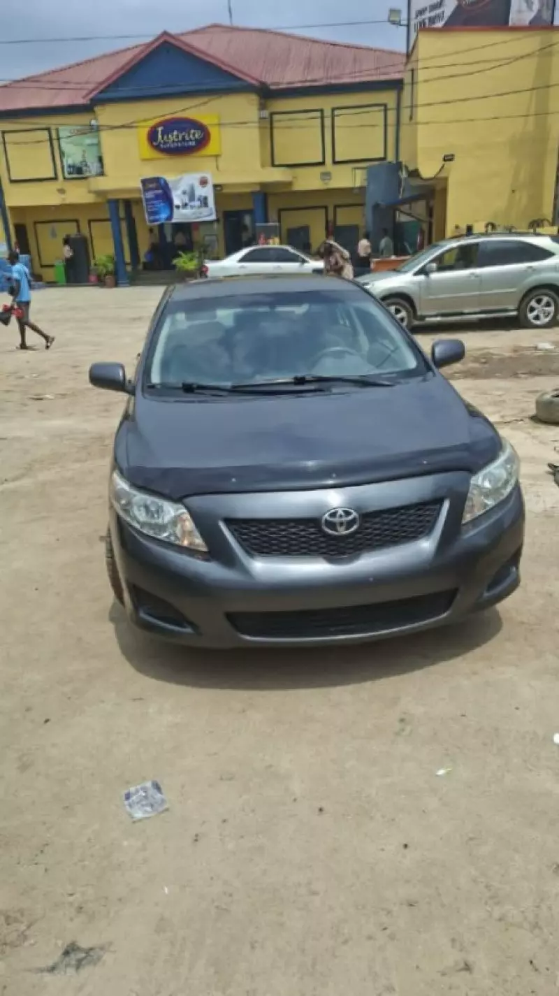TOYOTA Corolla   - 2010