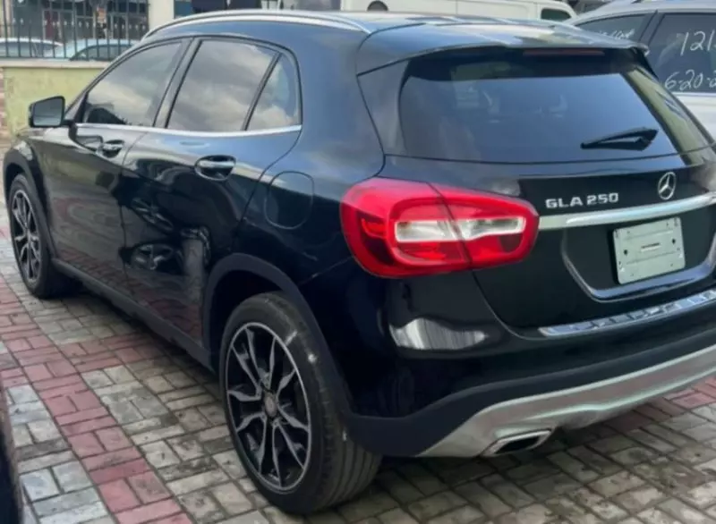 Mercedes-Benz GLA-Class   - 2016