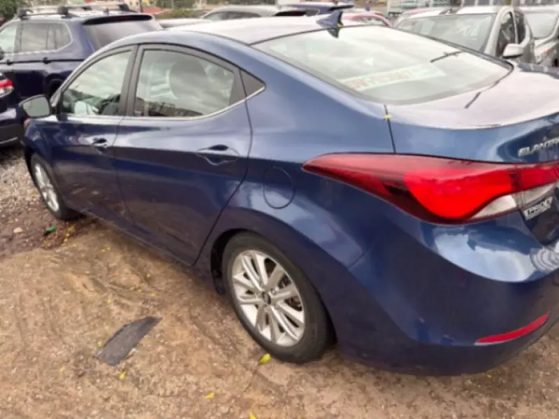Hyundai Elantra   - 2015