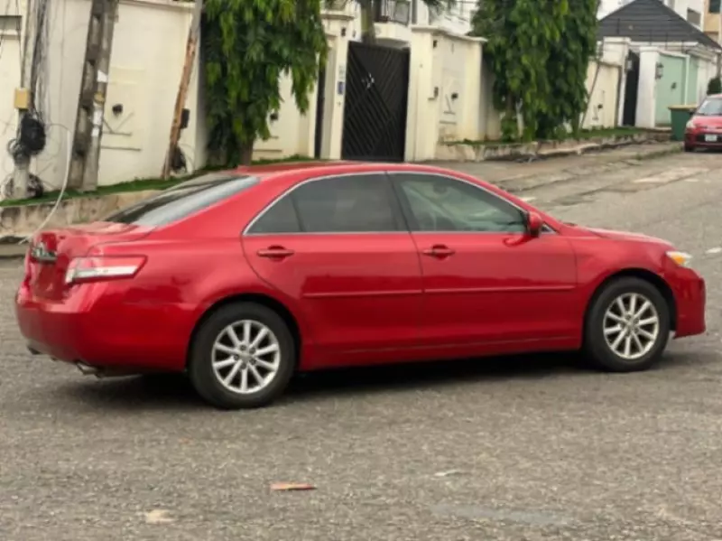 Toyota Camry - 2012