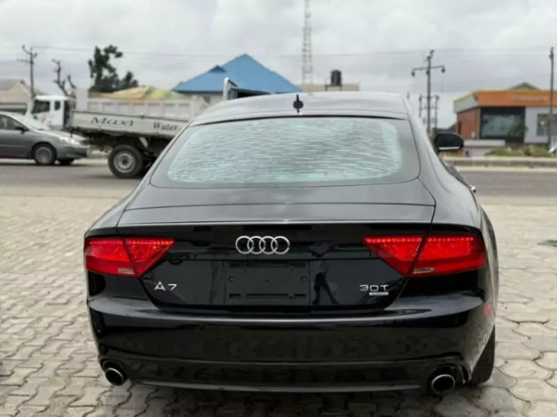 Audi A7   - 2011
