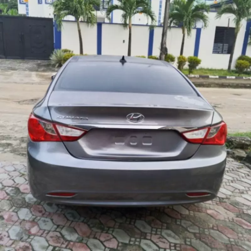 Hyundai Sonata   - 2013
