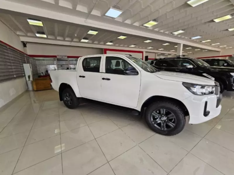 Toyota Hilux   - 2025