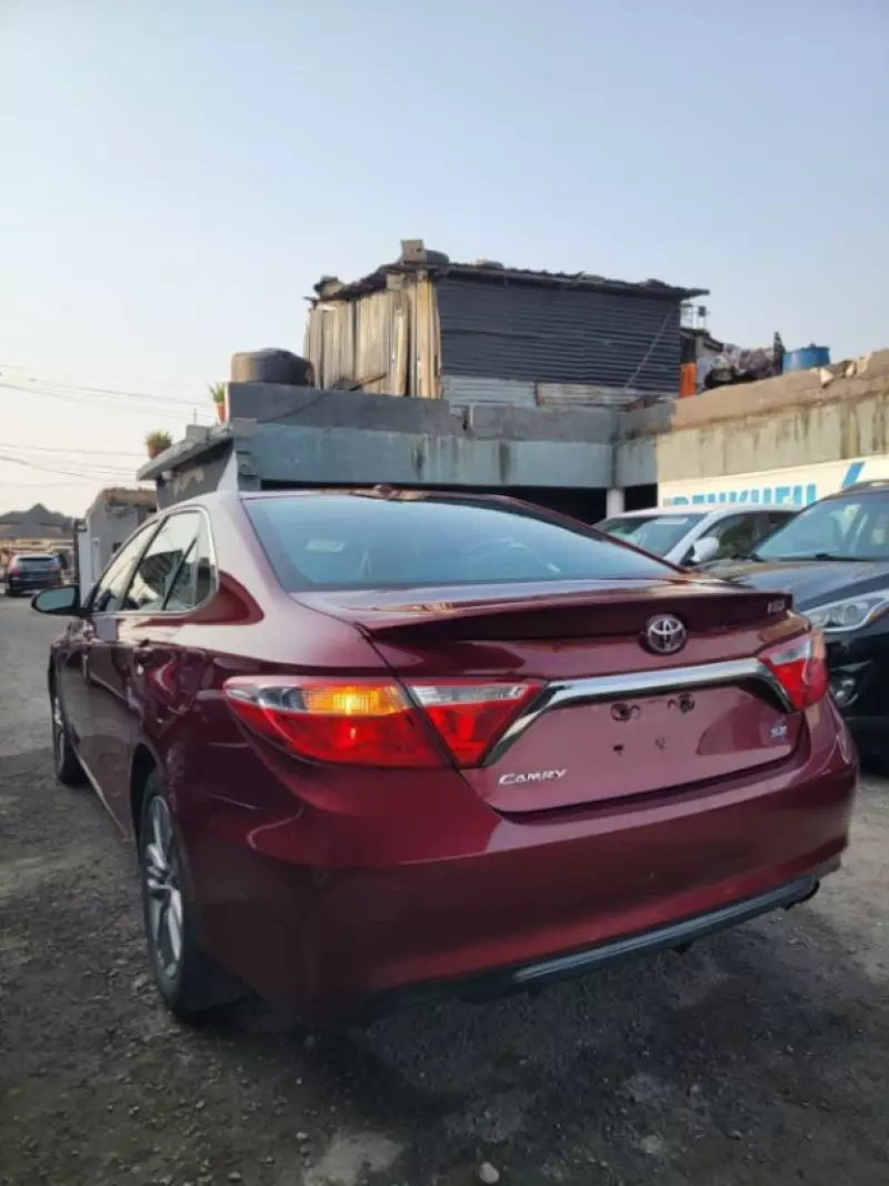 Toyota Camry   - 2016