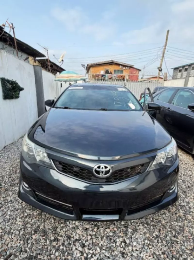 TOYOTA Camry   - 2012