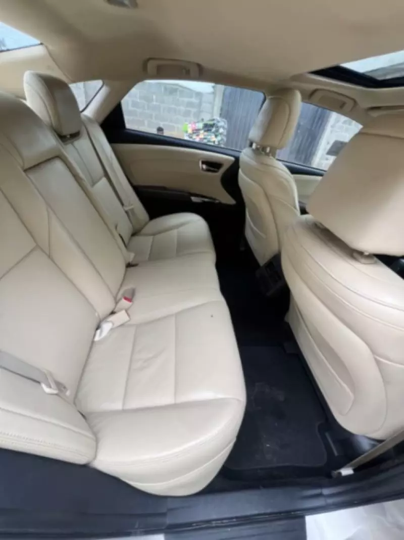 Toyota Avalon   - 2016