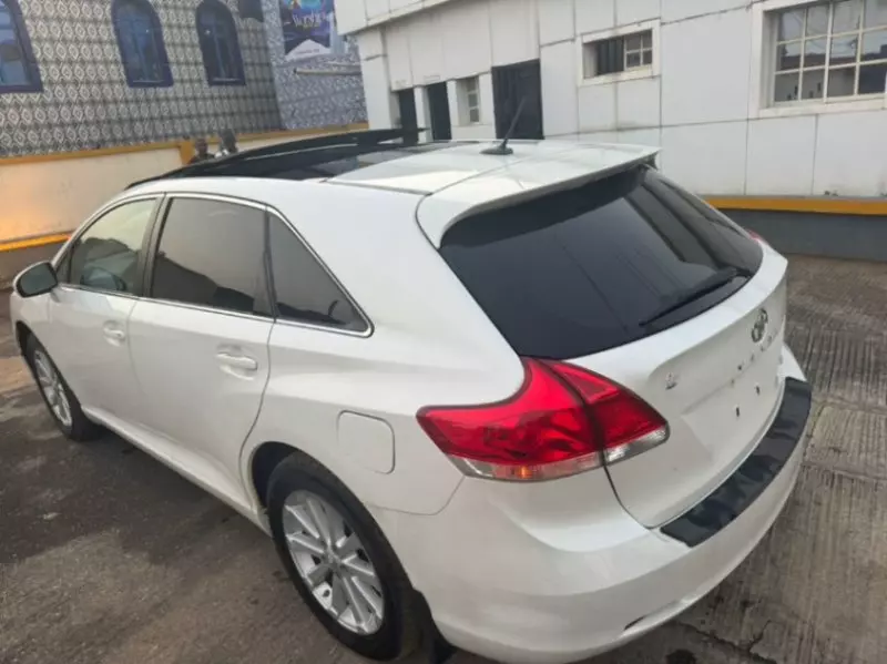 Toyota Venza   - 2011