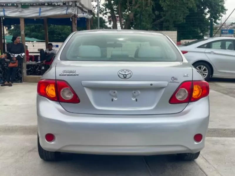 TOYOTA Corolla   - 2010