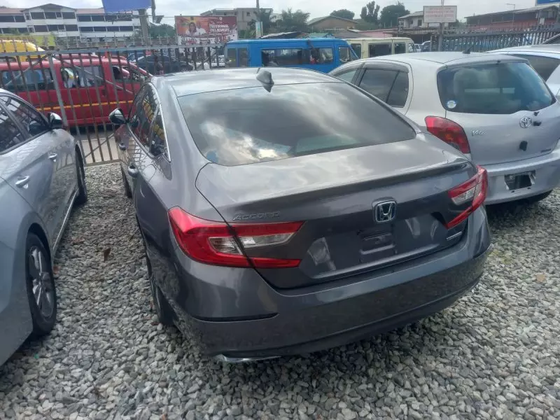 Honda Accord   - 2021