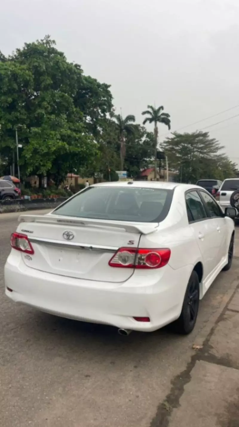 TOYOTA Corolla   - 2012